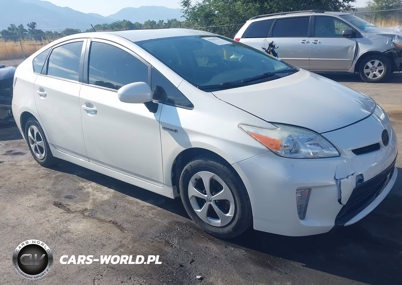 2015 Toyota Prius Two – zdjęcie 1 z 17