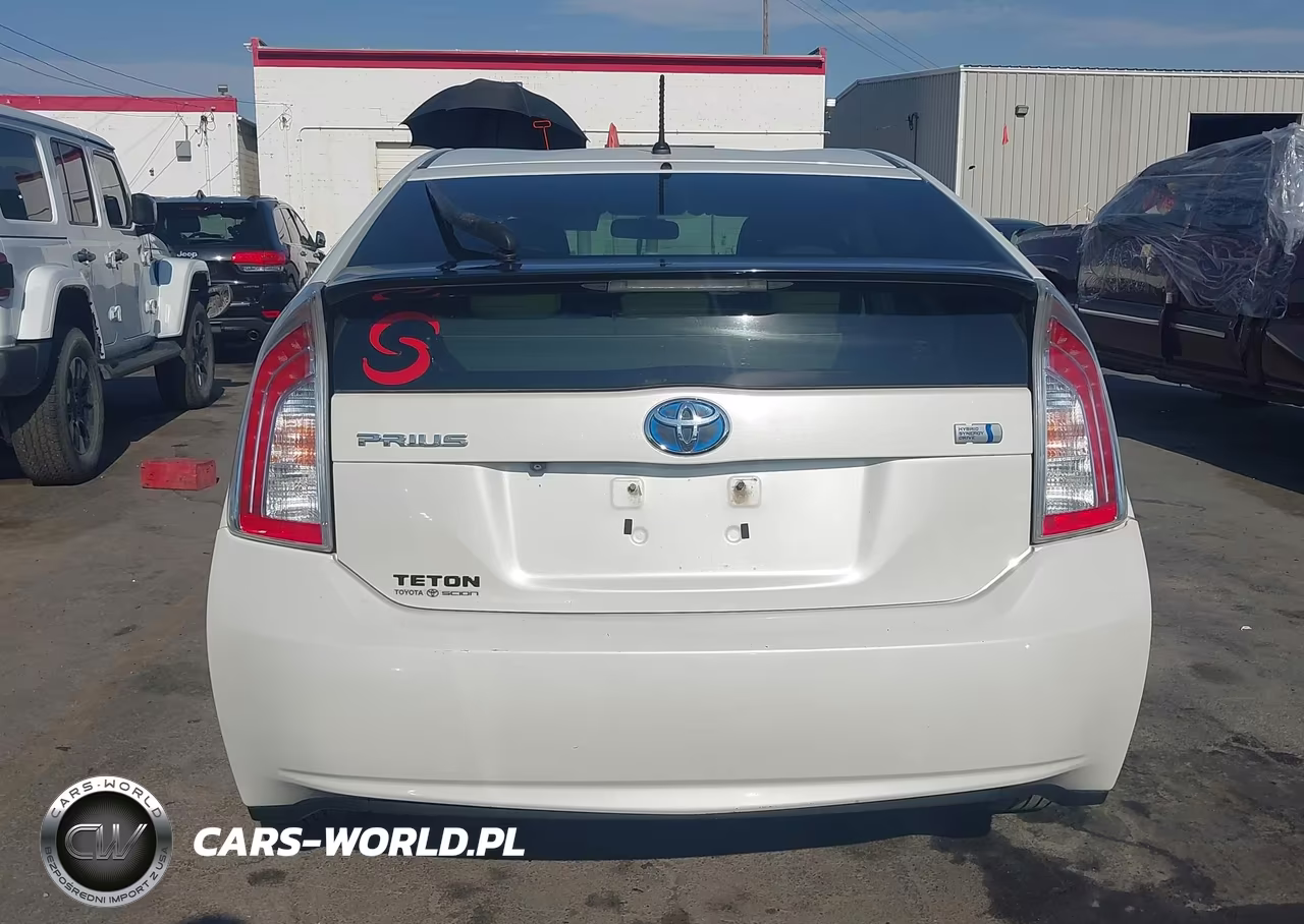 2015 Toyota Prius Two VIN:JTDKN3DU8F0396695 - 16