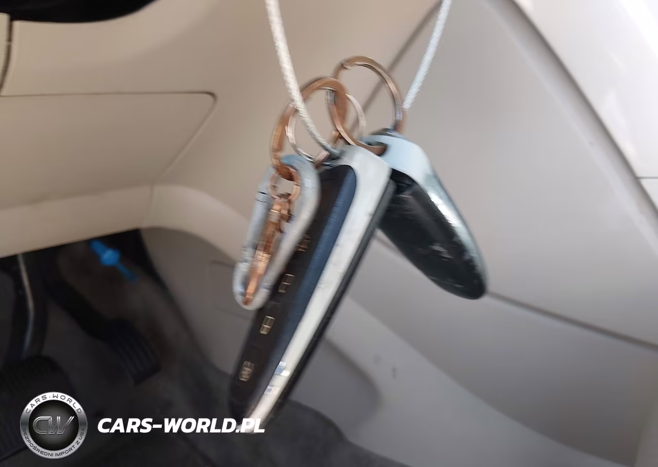 2013 Ford C-Max Energi Sel VIN:1FADP5CU8DL543888 - 11