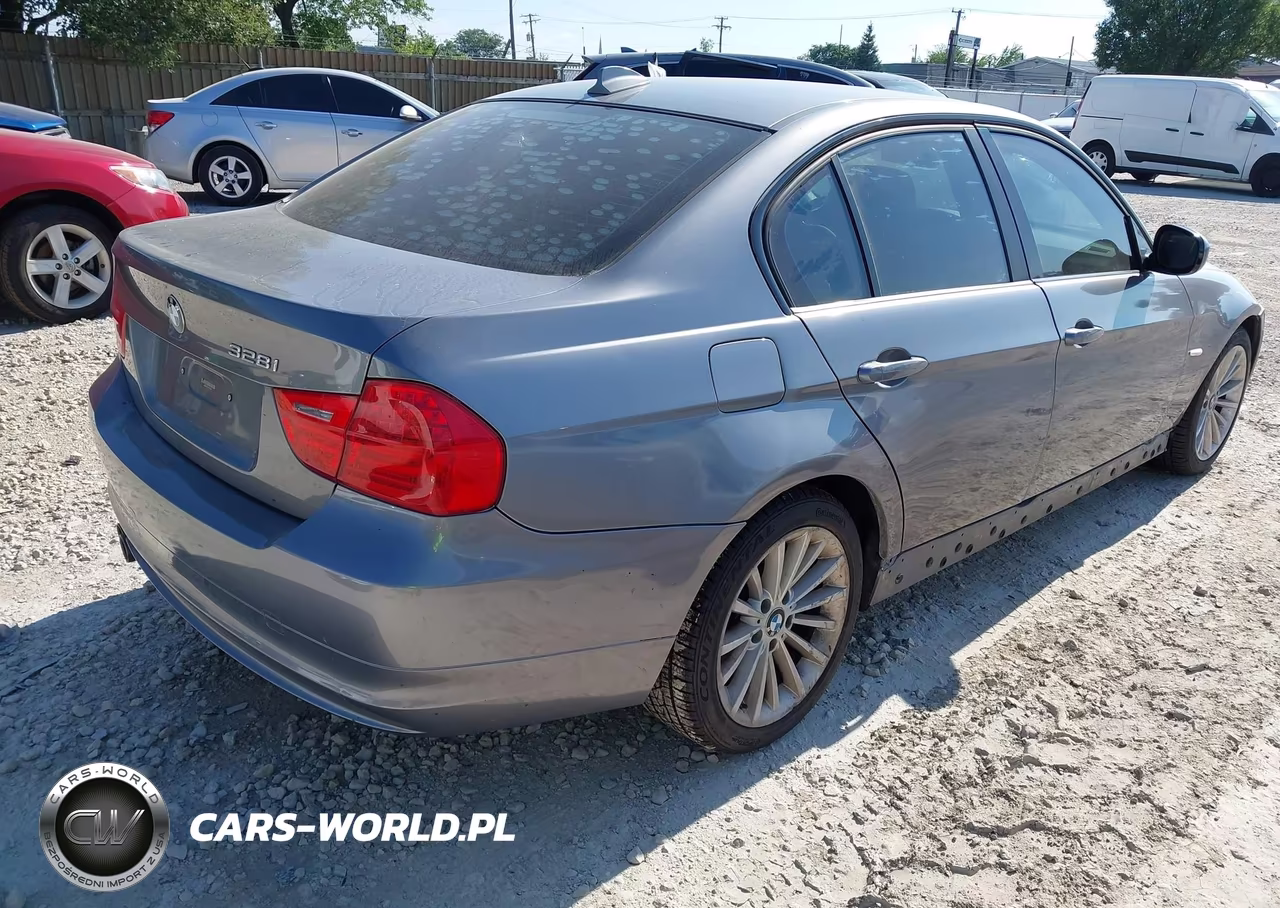 2011 BMW 328I xDrive VIN:WBAPK5C57BF123823 - 4