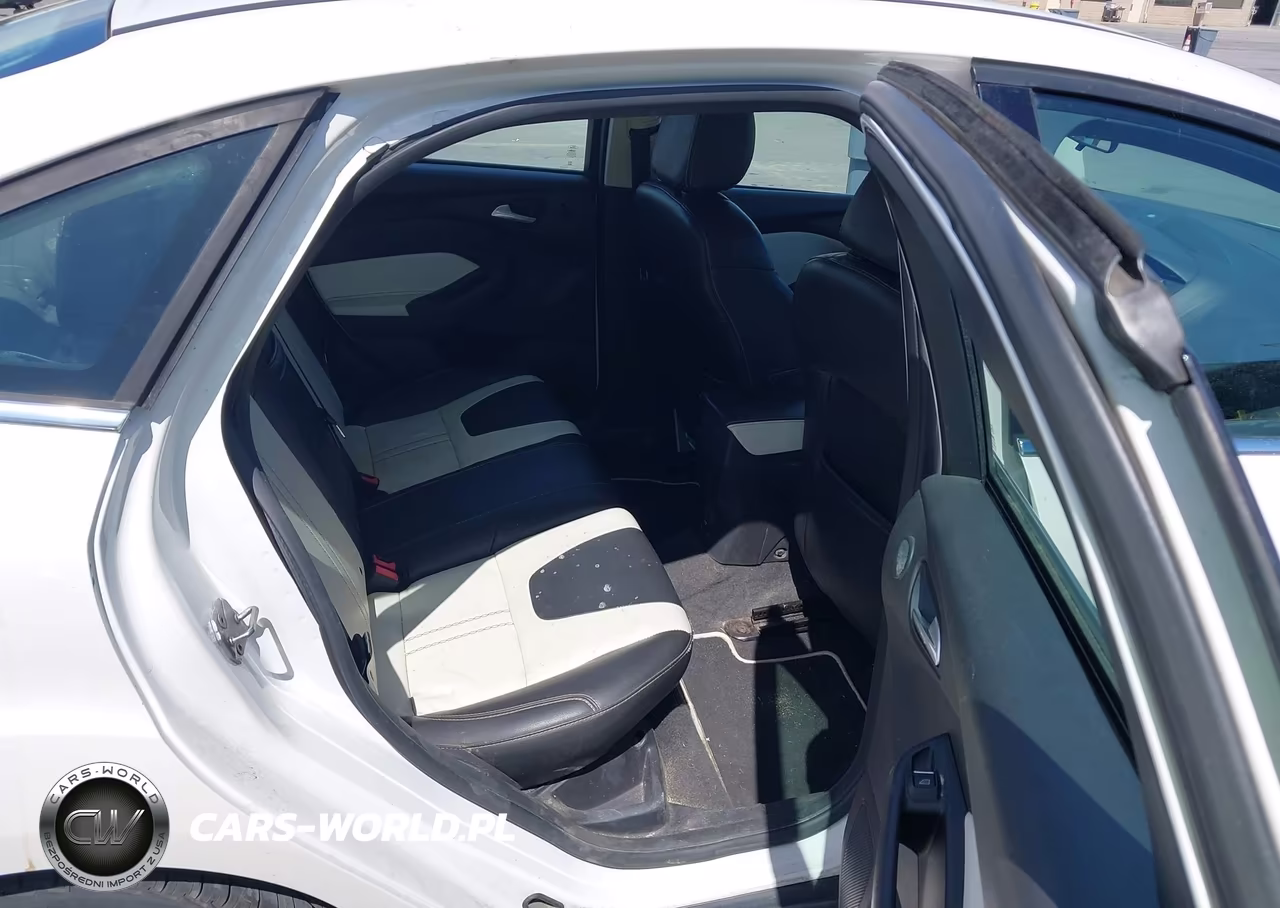 2013 Ford Focus Titanium VIN:1FADP3J29DL235683 - 8