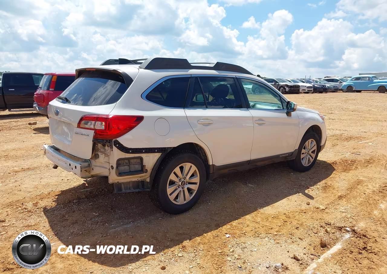 2016 Subaru Outback 2.5I Premium VIN:4S4BSBCC3G3332927 - 4