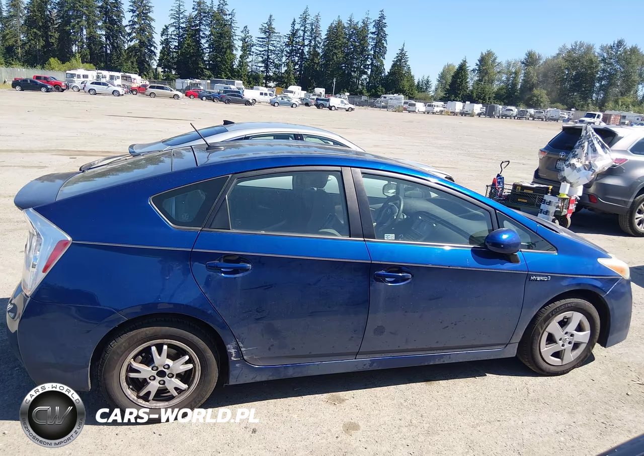 2011 Toyota Prius Two VIN:JTDKN3DU1B1381430 - 13