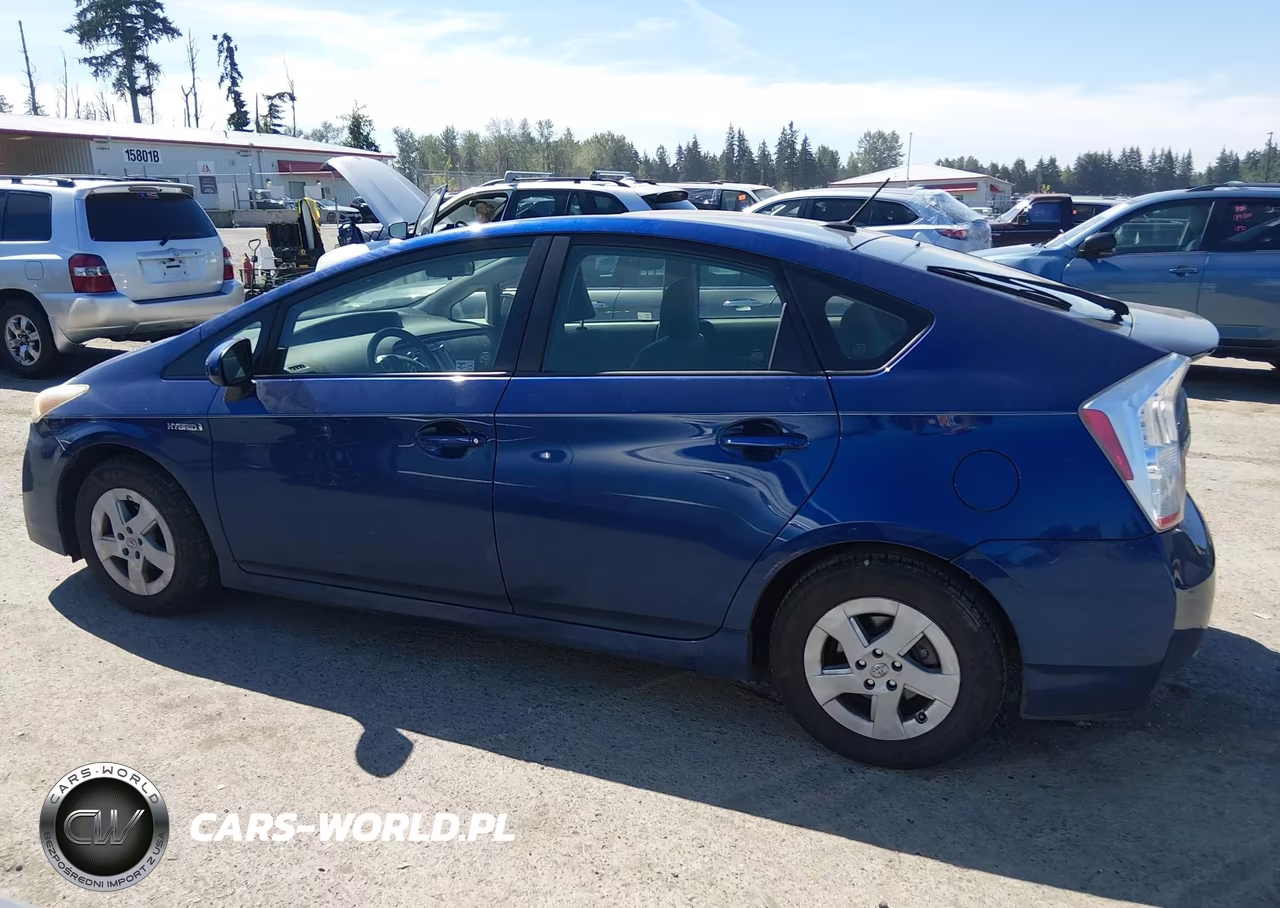 2011 Toyota Prius Two VIN:JTDKN3DU1B1381430 - 14