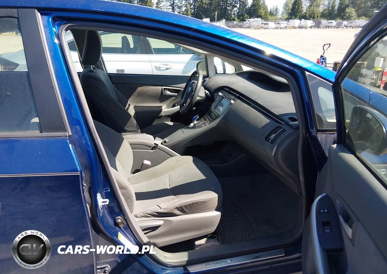 2011 Toyota Prius Two VIN:JTDKN3DU1B1381430 - 5