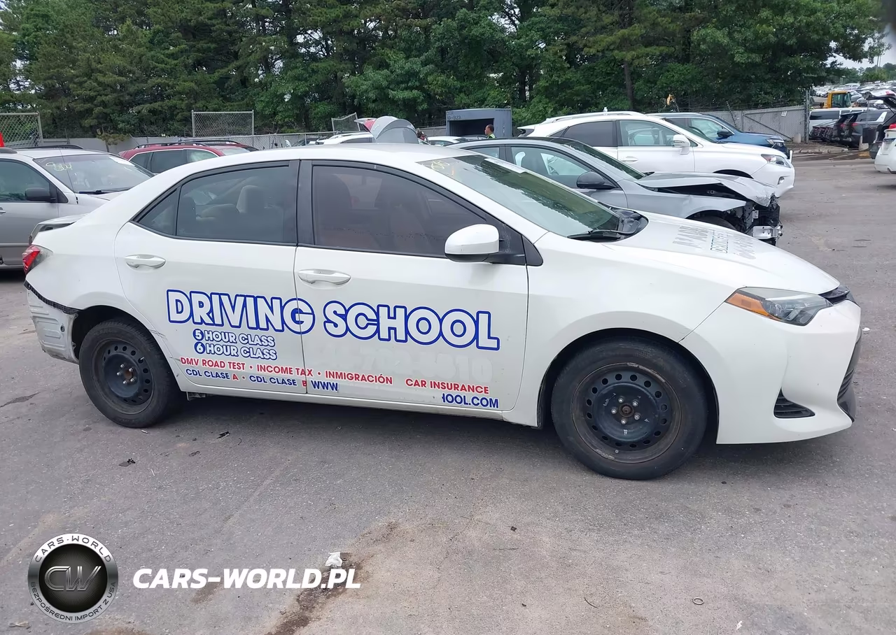 2017 Toyota Corolla Le VIN:5YFBURHE4HP660562 - 14