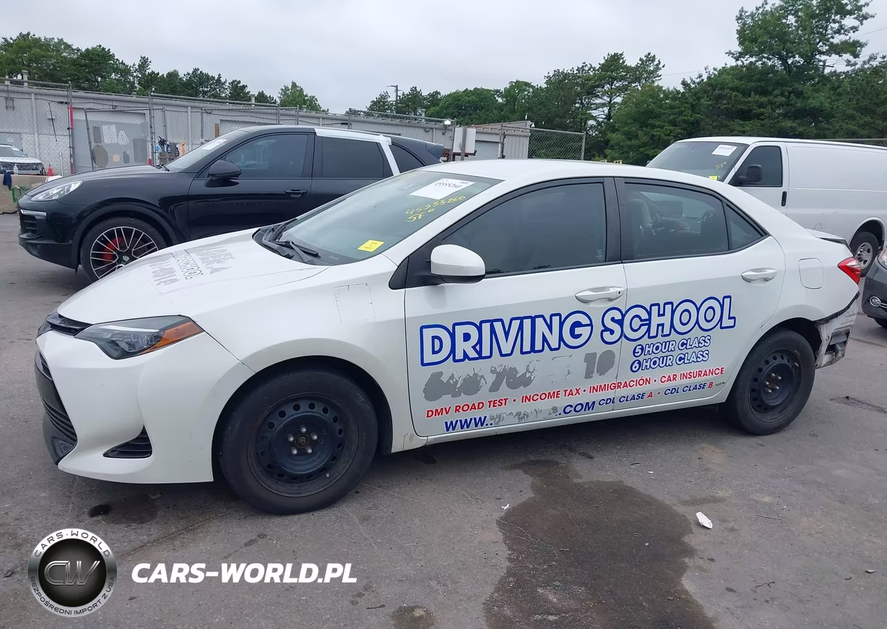 2017 Toyota Corolla Le VIN:5YFBURHE4HP660562 - 15
