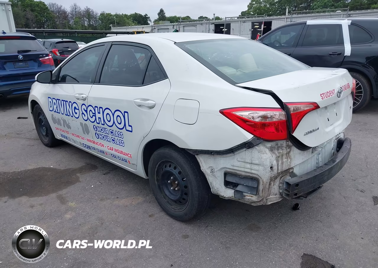 2017 Toyota Corolla Le VIN:5YFBURHE4HP660562 - 3