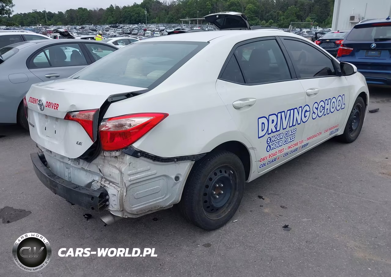 2017 Toyota Corolla Le VIN:5YFBURHE4HP660562 - 4