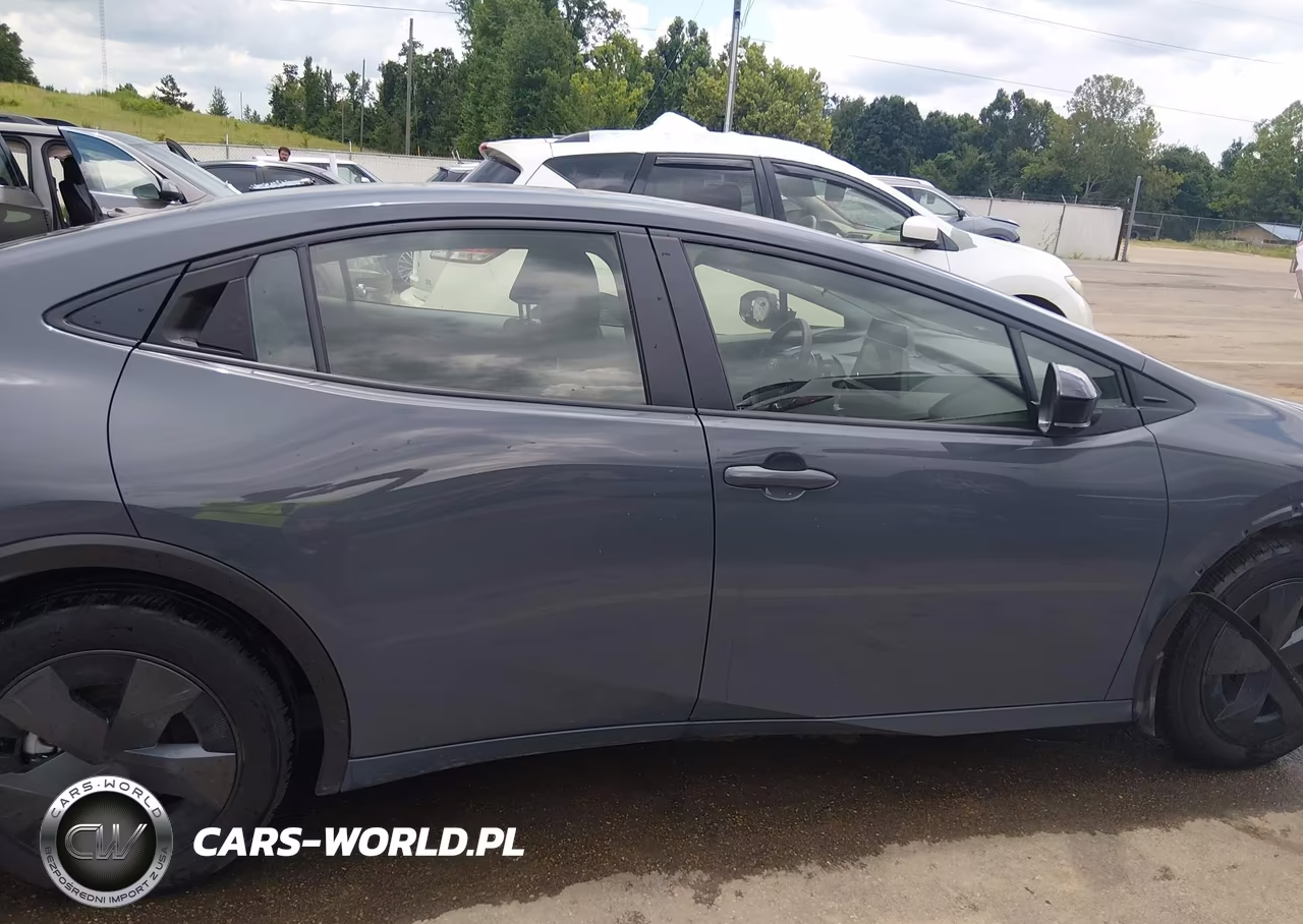 2025 Toyota Prius Le VIN:JTDACAAU3S3064294 - 14