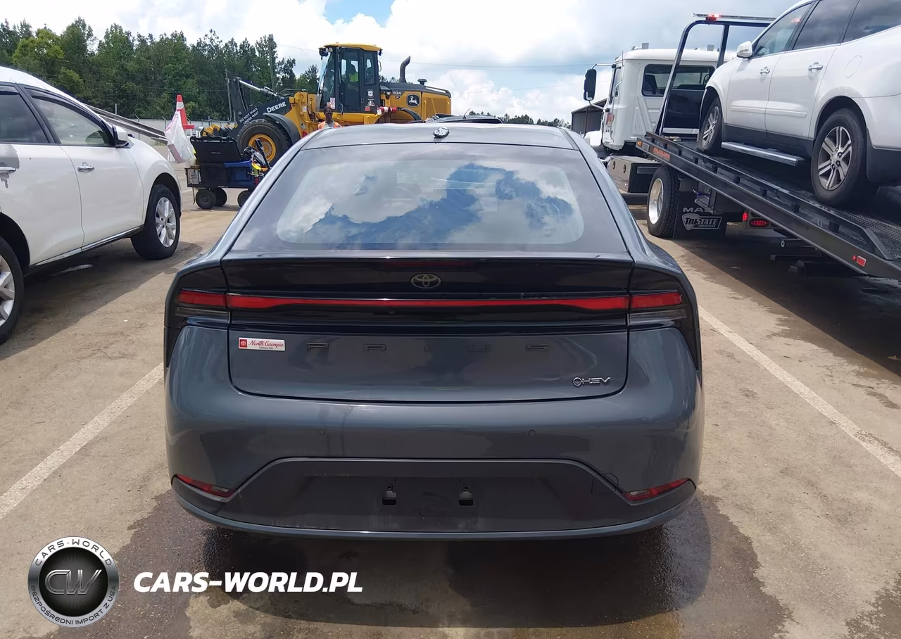 2025 Toyota Prius Le VIN:JTDACAAU3S3064294 - 17