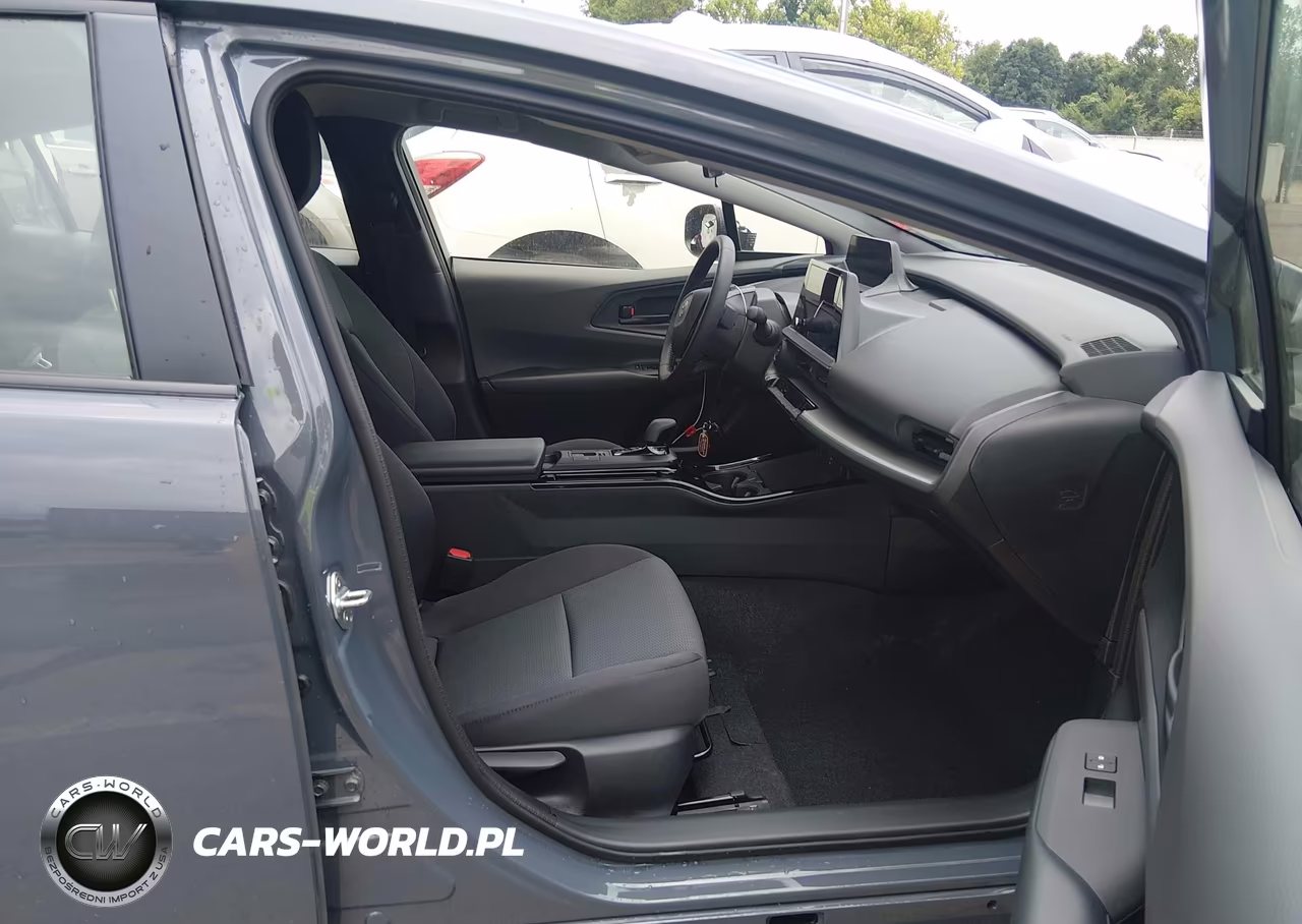 2025 Toyota Prius Le VIN:JTDACAAU3S3064294 - 5