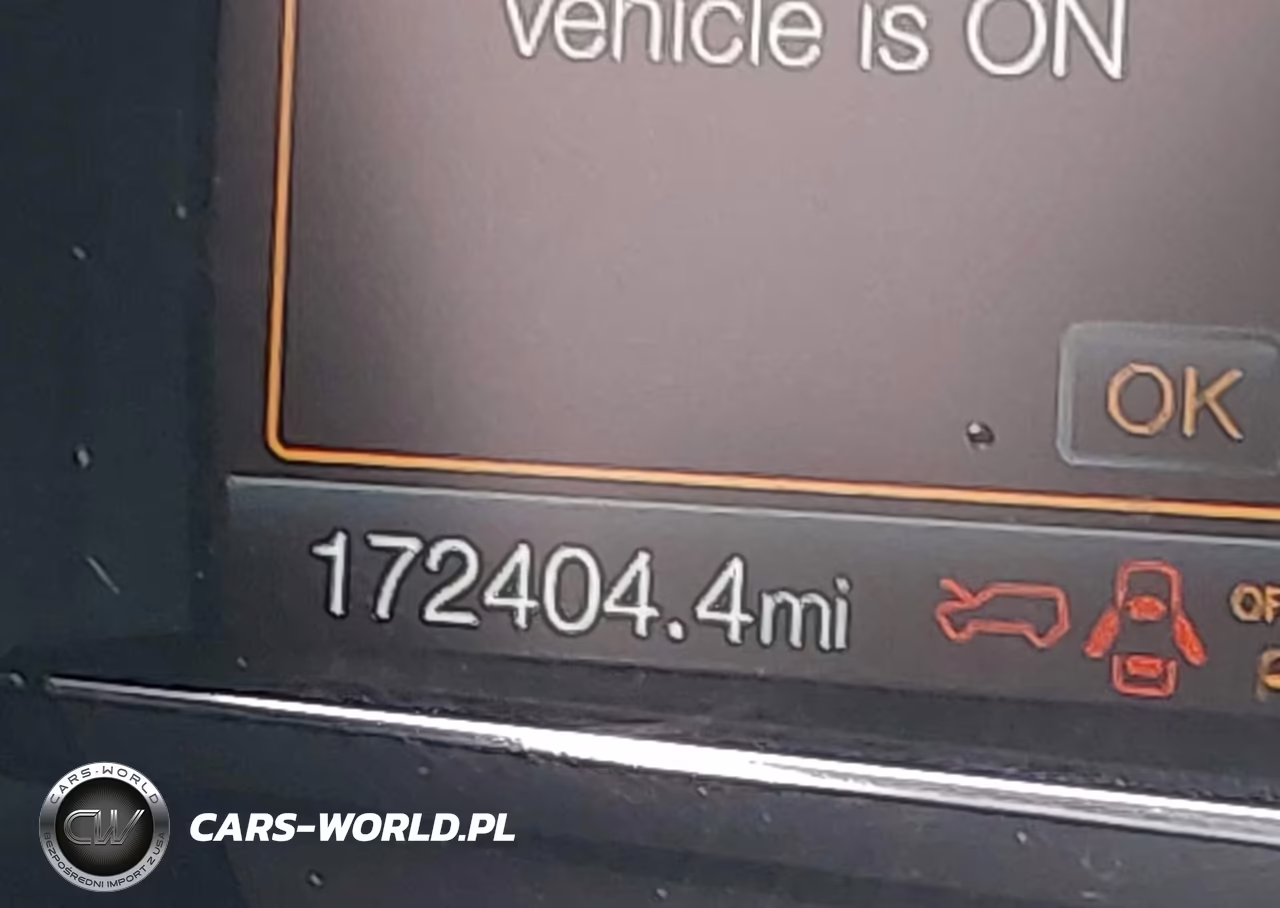 2018 Ford Explorer Xlt VIN:1FM5K8D83JGB69870 - 16