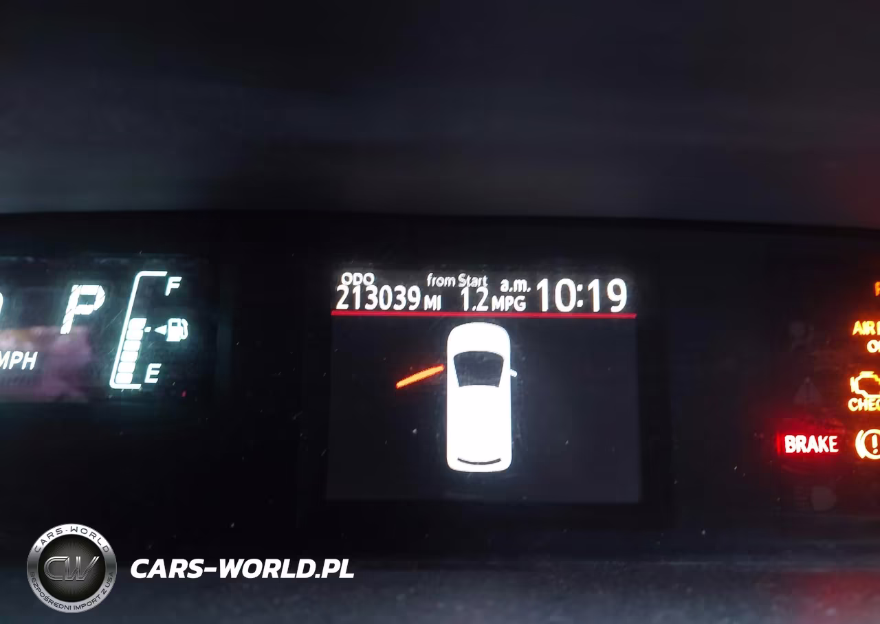 2014 Toyota Prius C One VIN:JTDKDTB38E1070613 - 15