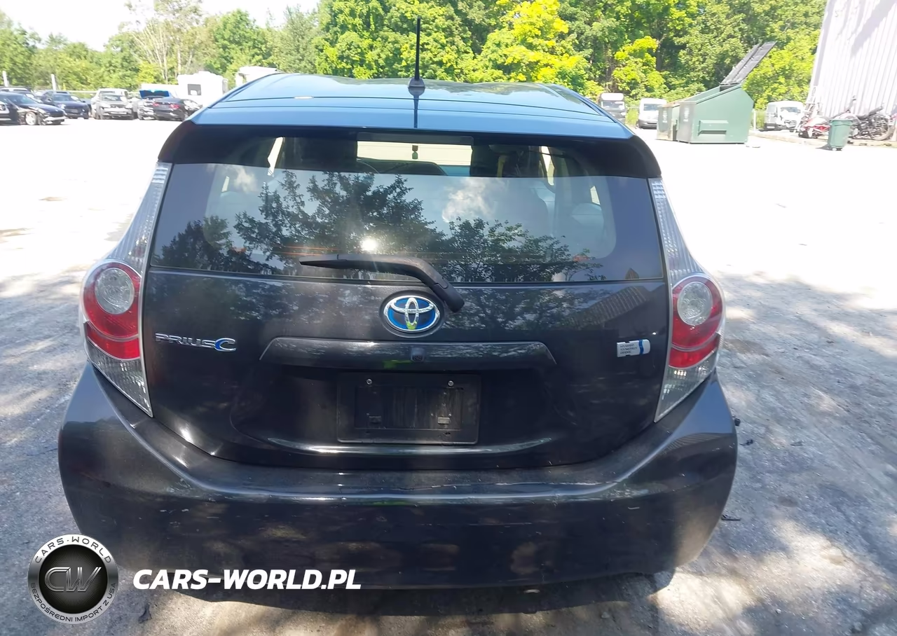 2014 Toyota Prius C One VIN:JTDKDTB38E1070613 - 16