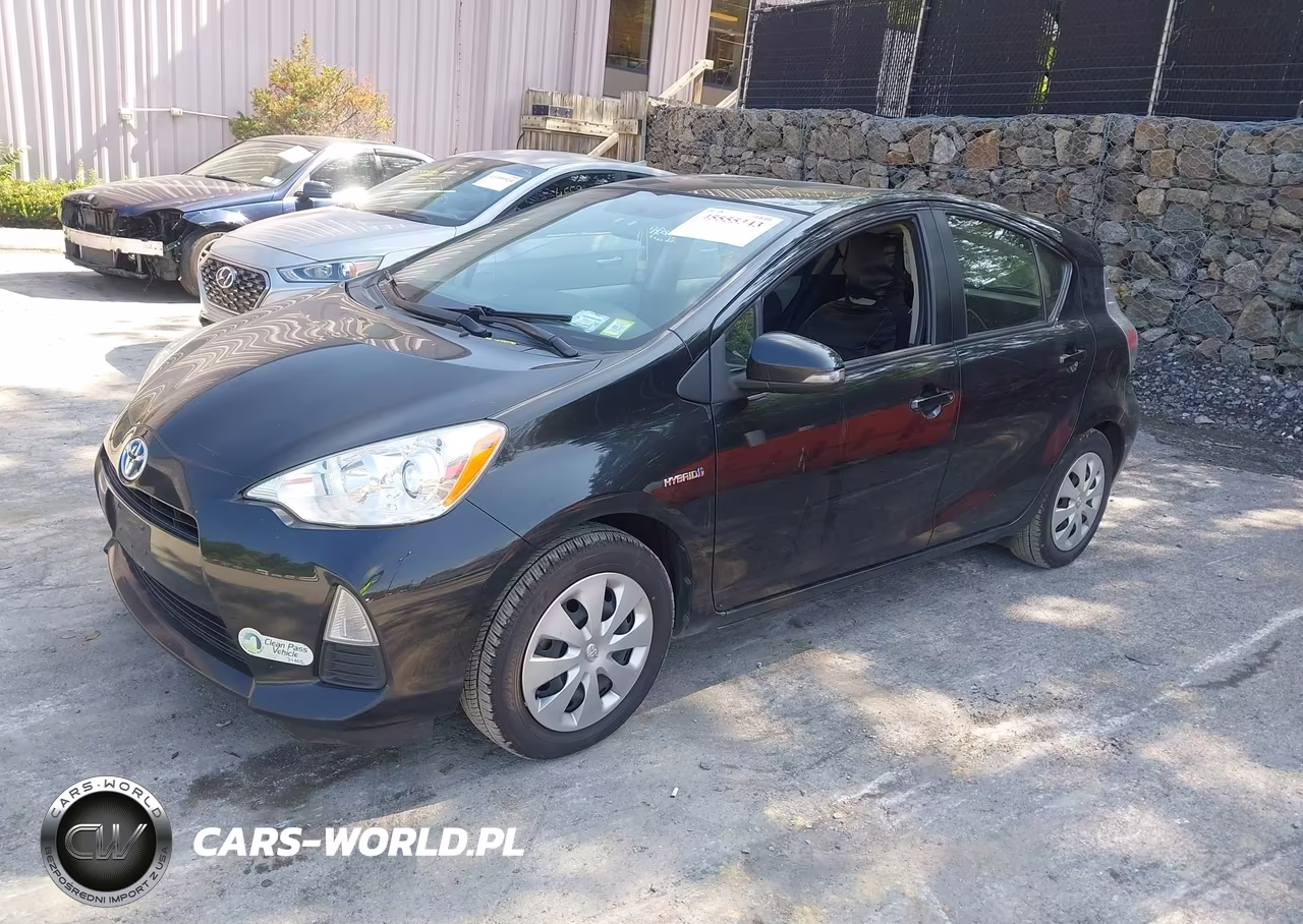2014 Toyota Prius C One VIN:JTDKDTB38E1070613 - 2