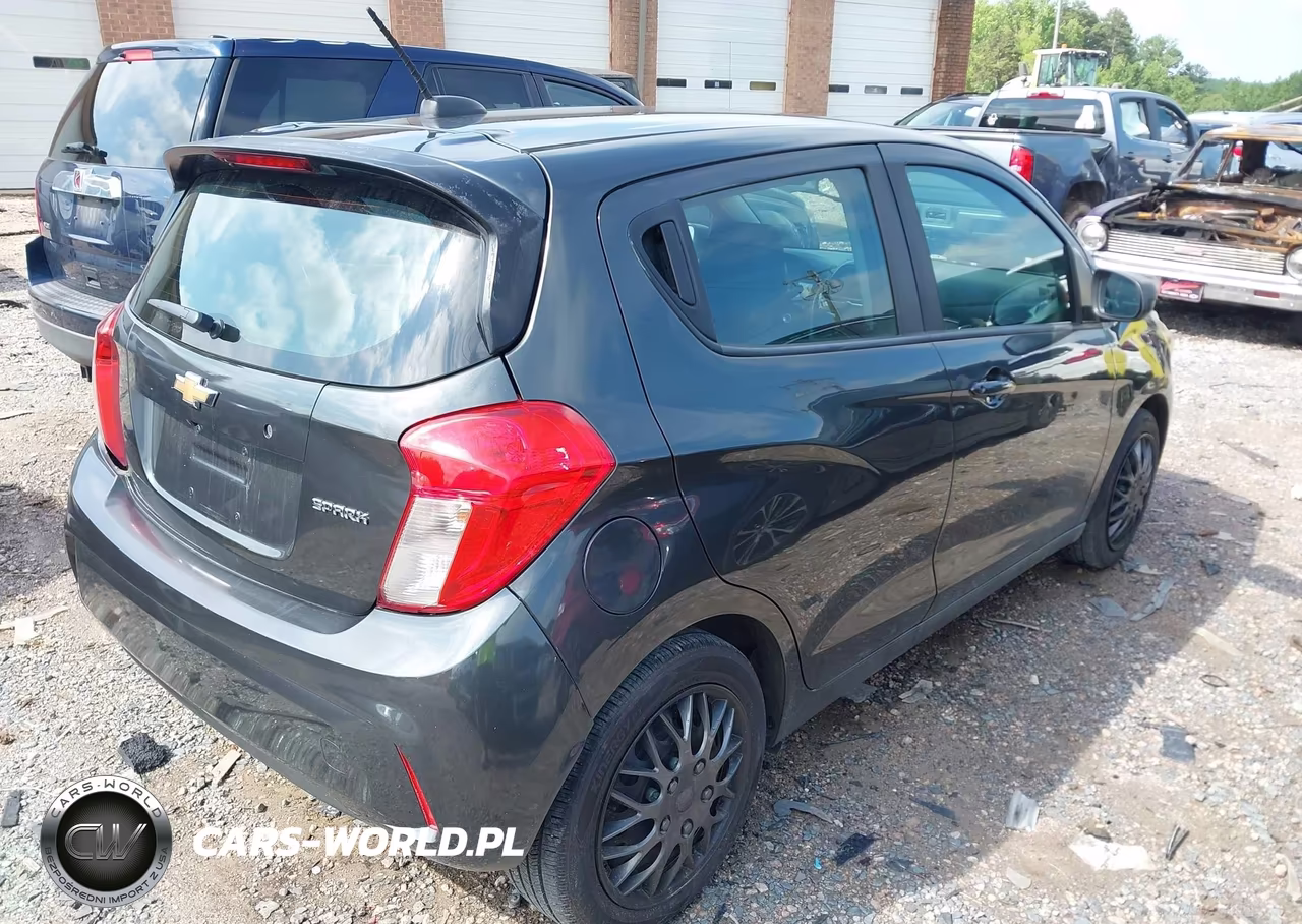 2017 Chevrolet Spark Ls Cvt VIN:KL8CB6SA8HC827800 - 4