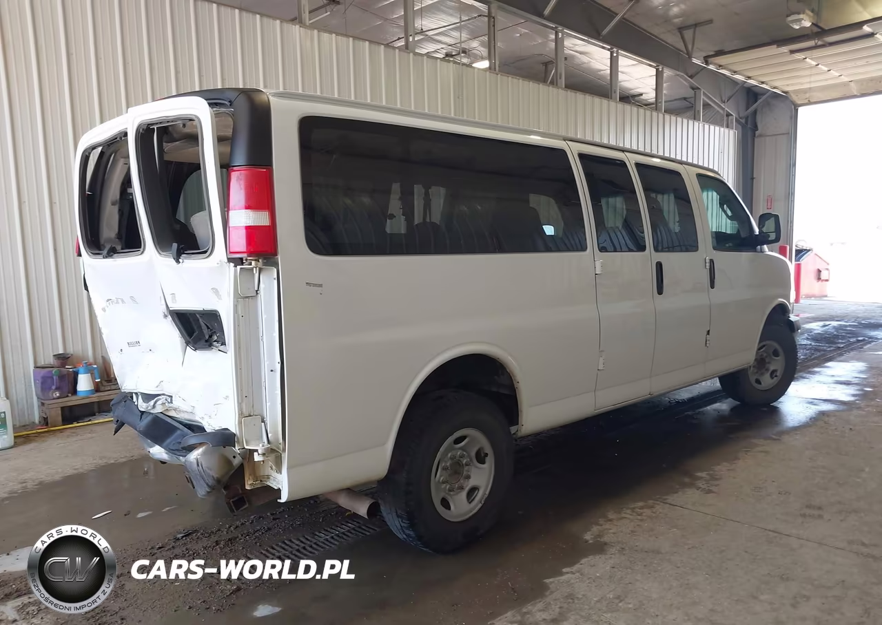 2017 Chevrolet Express 3500 Lt VIN:1GAZGPFG9H1275932 - 4