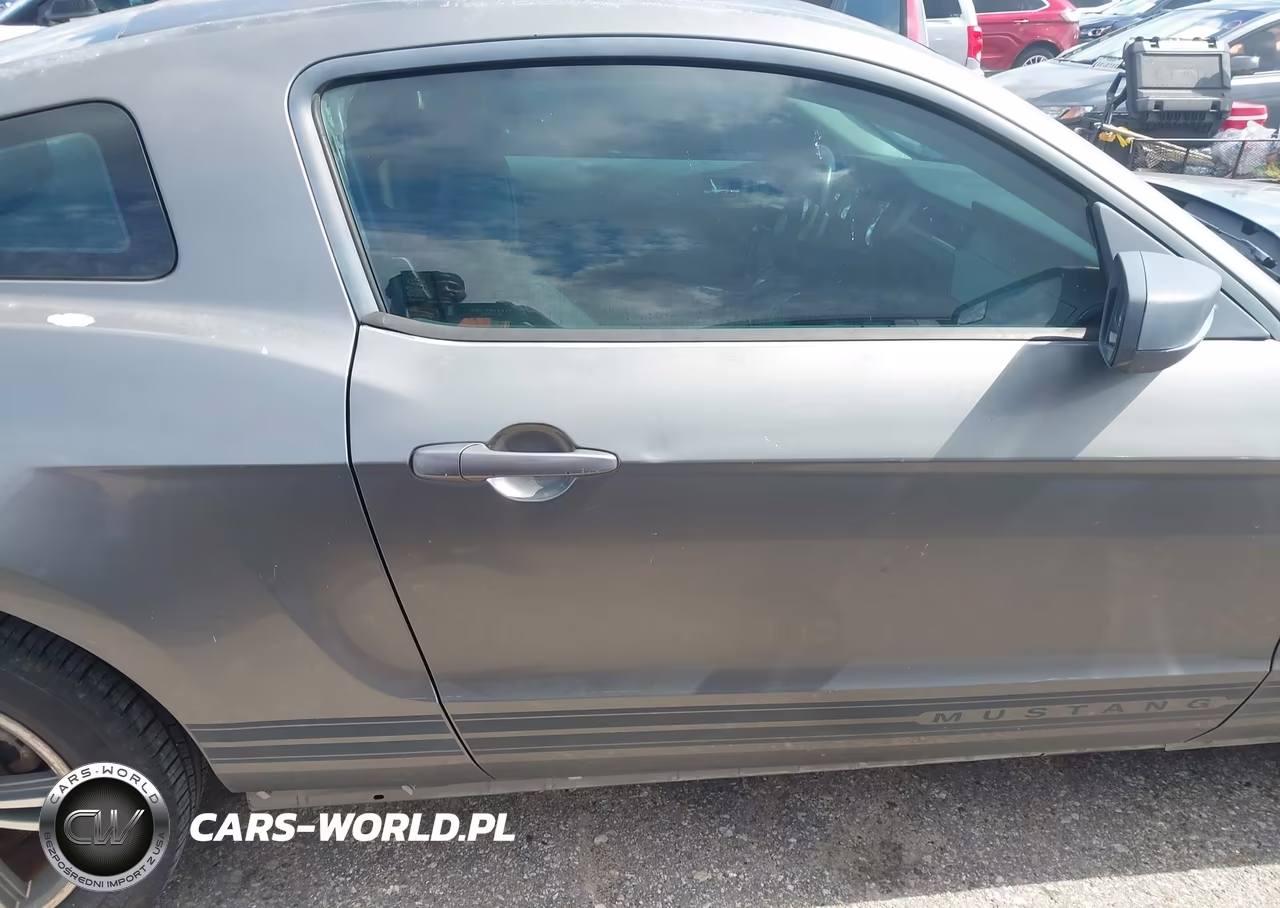 2011 Ford Mustang V6-V6 Premium VIN:1ZVBP8AM1B5111390 - 13