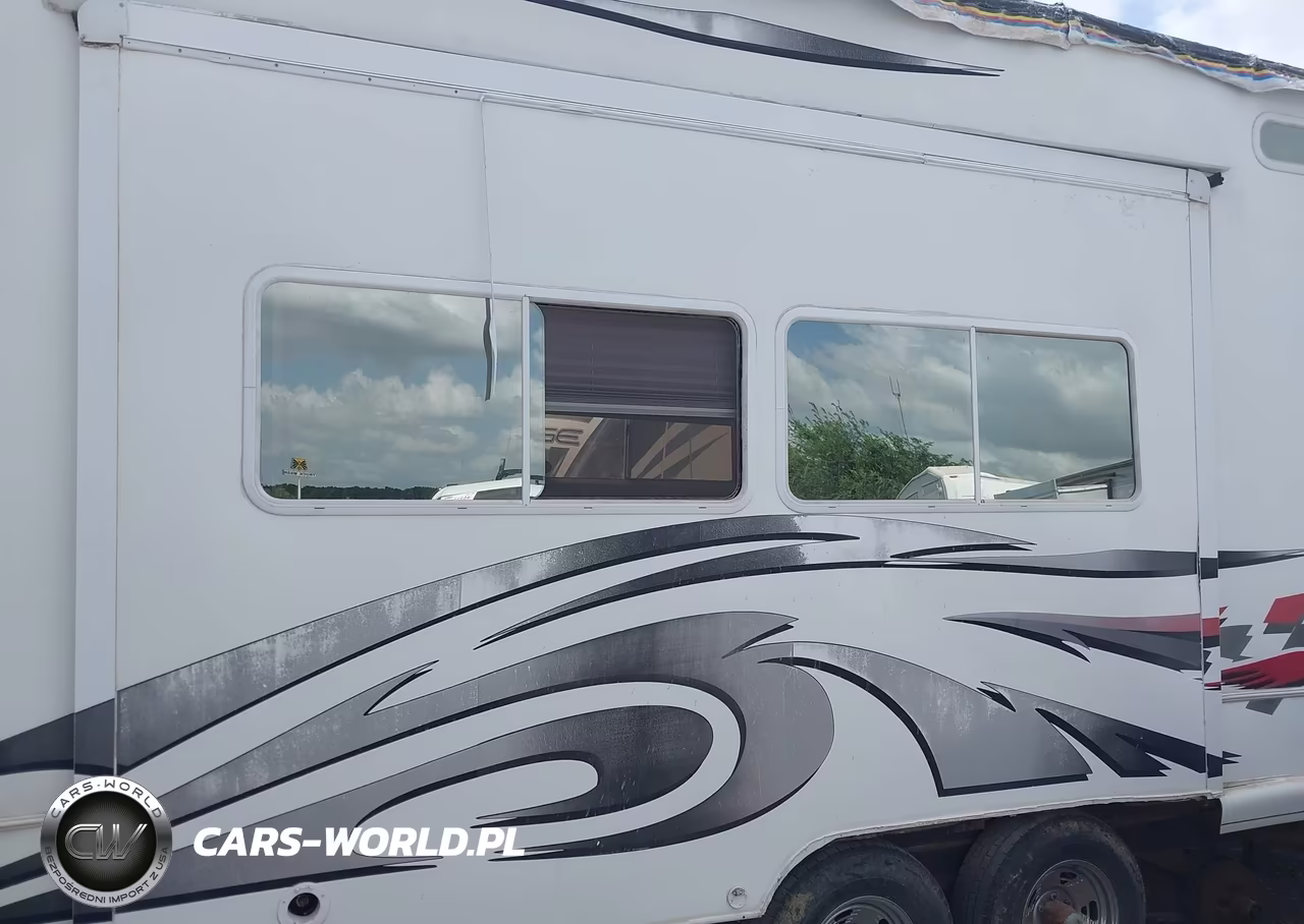 2007 Weekend Warrior Toy Hauler VIN:5HRSS403X7C019511 - 6