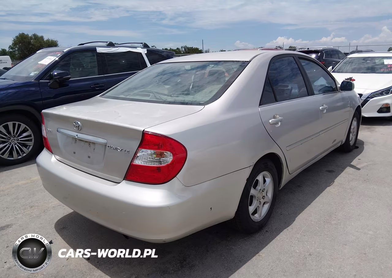 2002 Toyota Camry Le VIN:4T1BE30K62U019821 - 4