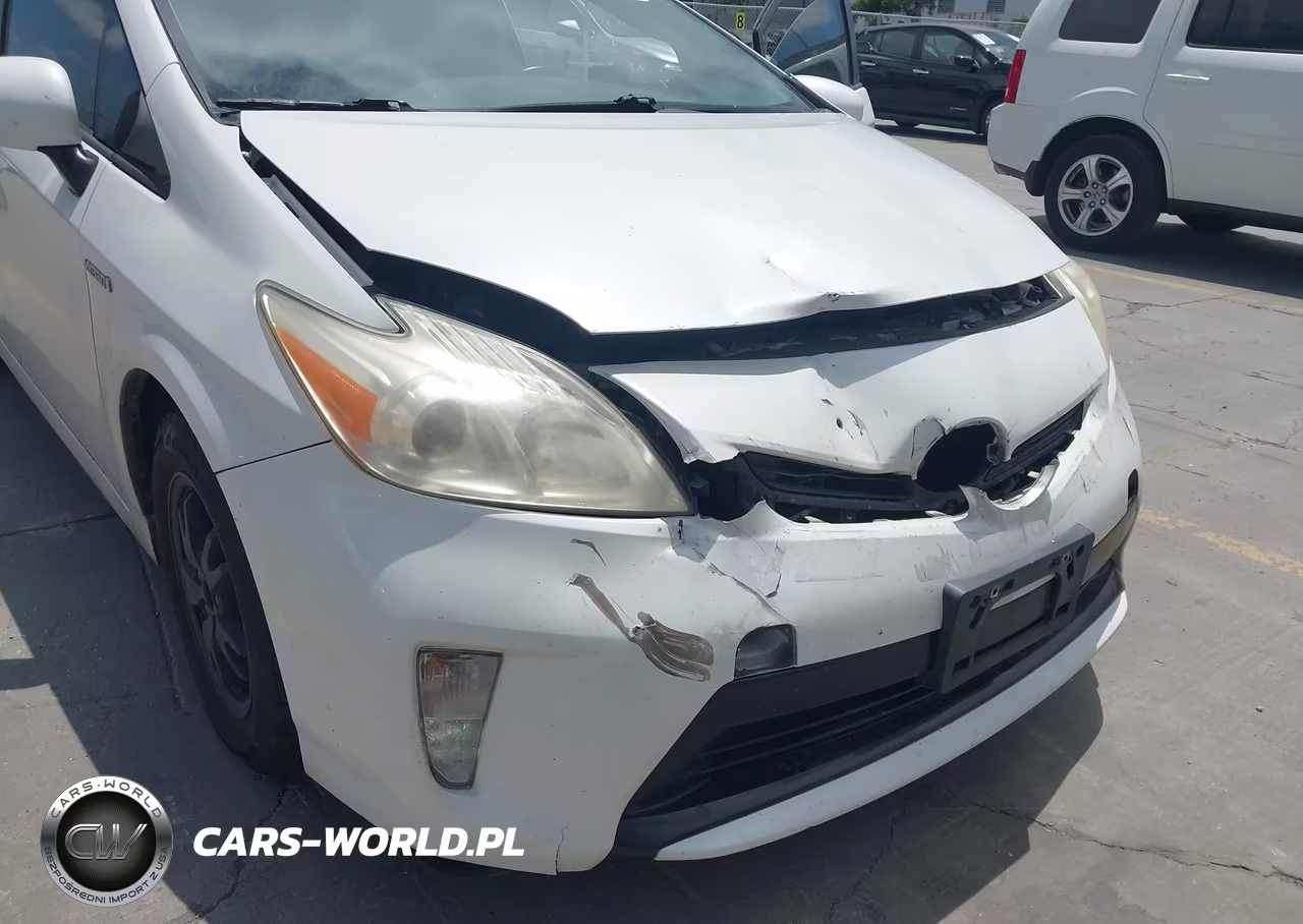 2012 Toyota Prius Four VIN:JTDKN3DU5C5492816 - 12