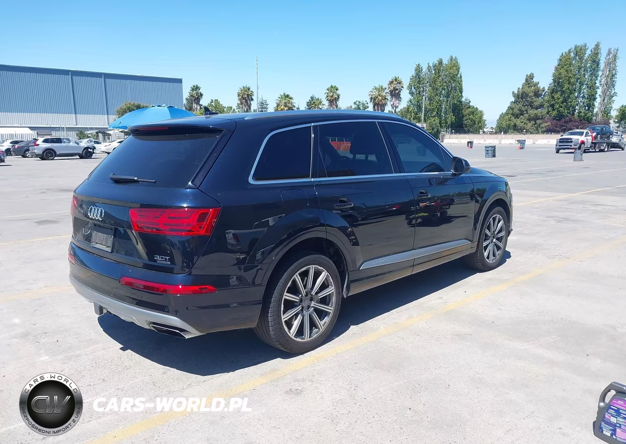 2017 Audi Q7 3.0T Premium VIN:WA1LAAF79HD019651 - 4