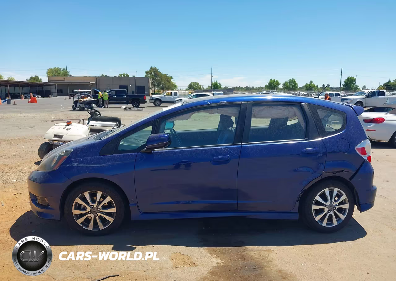 2012 Honda Fit Sport VIN:JHMGE8H58CC015636 - 14