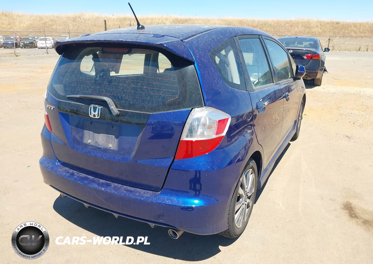 2012 Honda Fit Sport VIN:JHMGE8H58CC015636 - 4