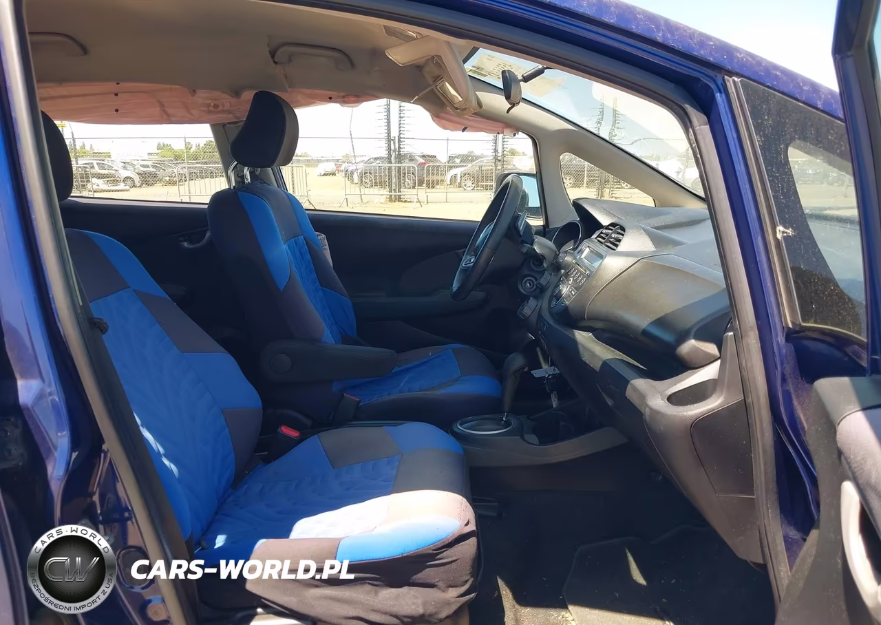 2012 Honda Fit Sport VIN:JHMGE8H58CC015636 - 5