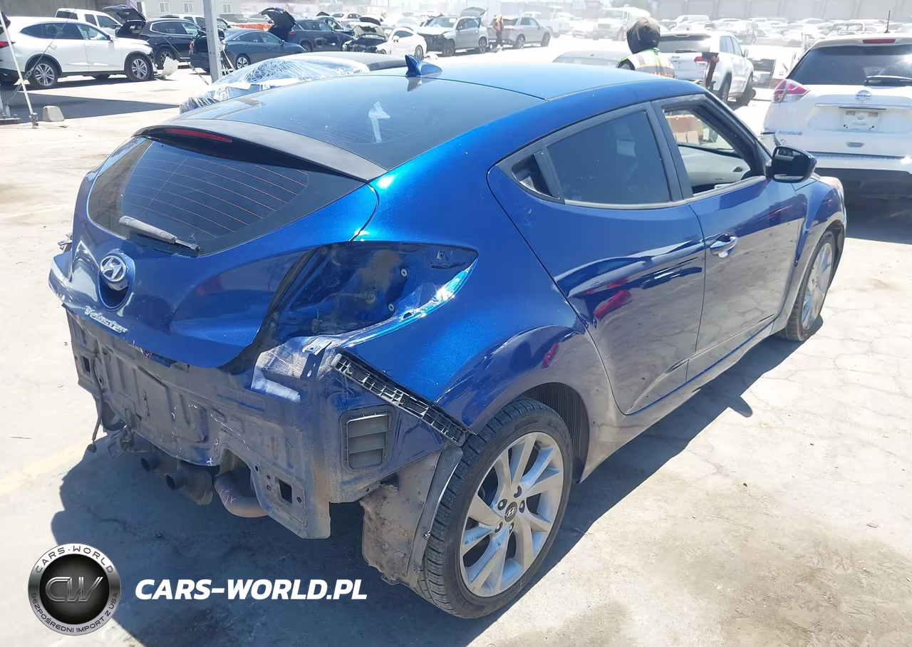 2016 Hyundai Veloster VIN:KMHTC6AD6GU275279 - 4