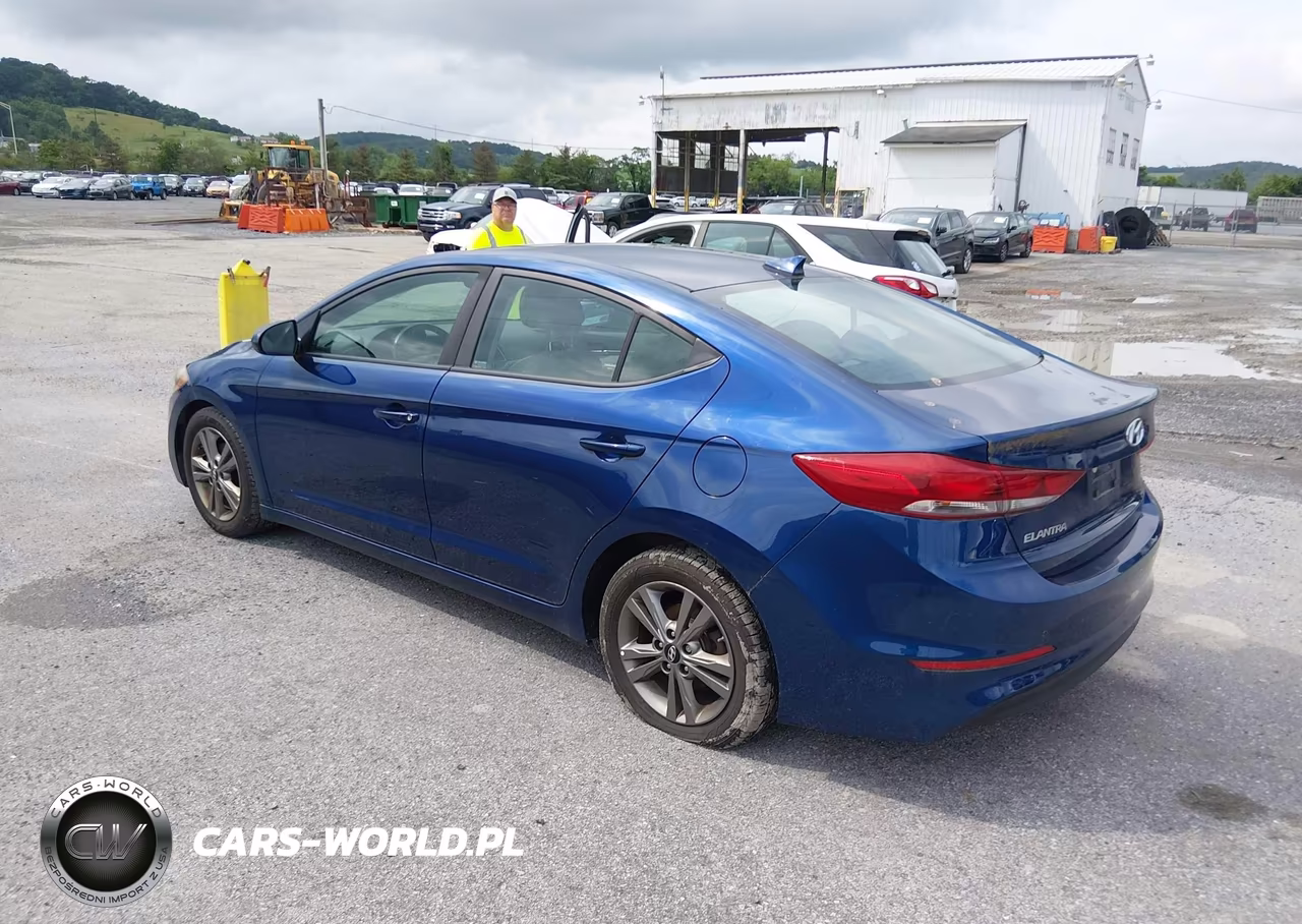 2018 Hyundai Elantra Value Edition VIN:5NPD84LF4JH289177 - 3
