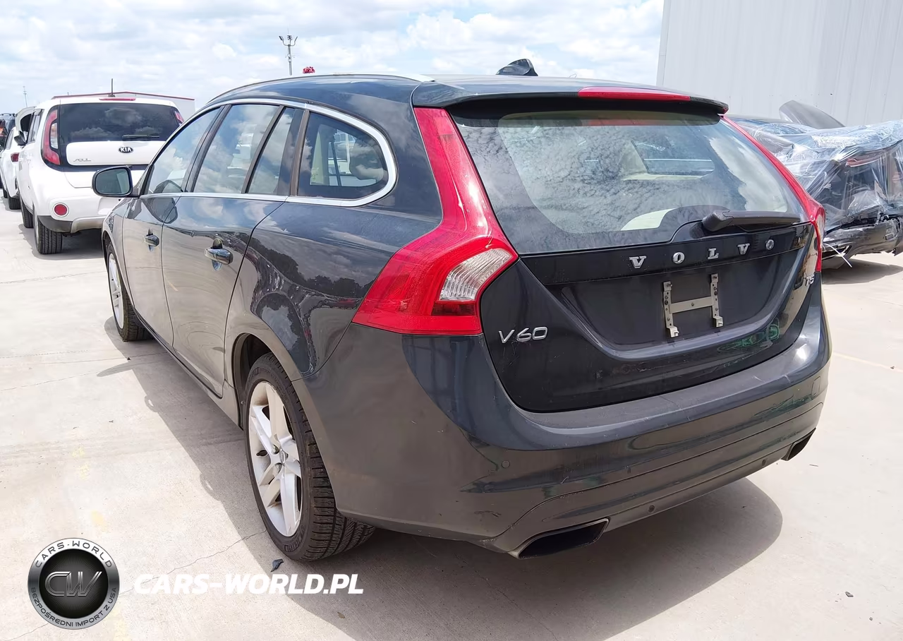 2015 Volvo V60 T5 Premier VIN:YV140MEK1F1251979 - 3