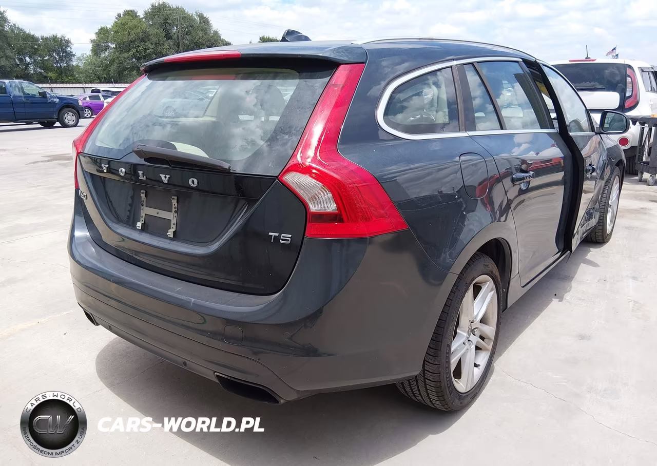 2015 Volvo V60 T5 Premier VIN:YV140MEK1F1251979 - 4
