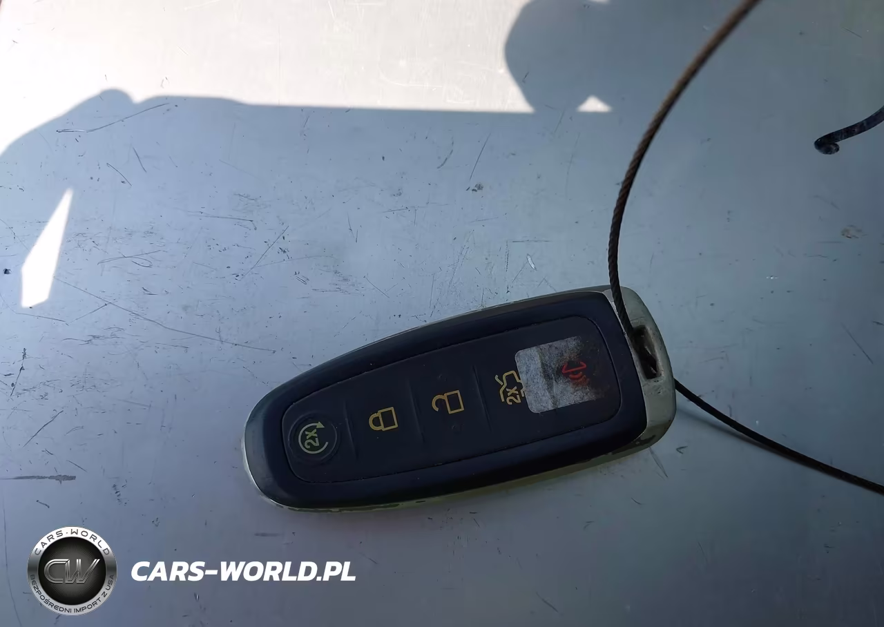 2019 Ford Escape Titanium VIN:1FMCU0J94KUC31800 - 11