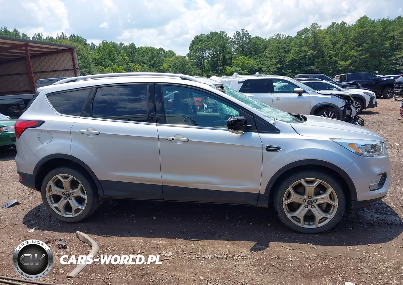 2019 Ford Escape Titanium VIN:1FMCU0J94KUC31800 - 13