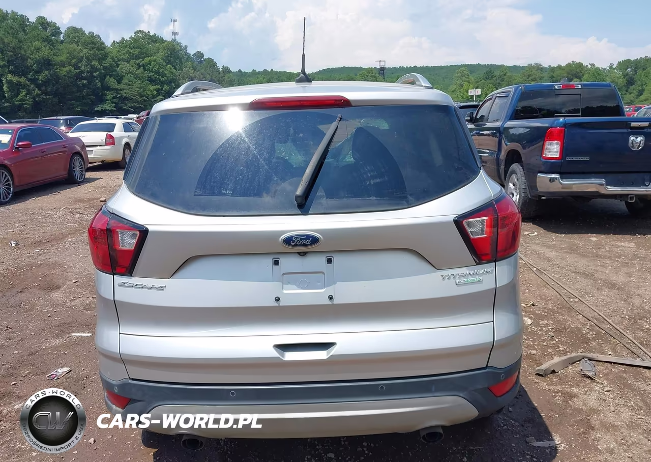 2019 Ford Escape Titanium VIN:1FMCU0J94KUC31800 - 16