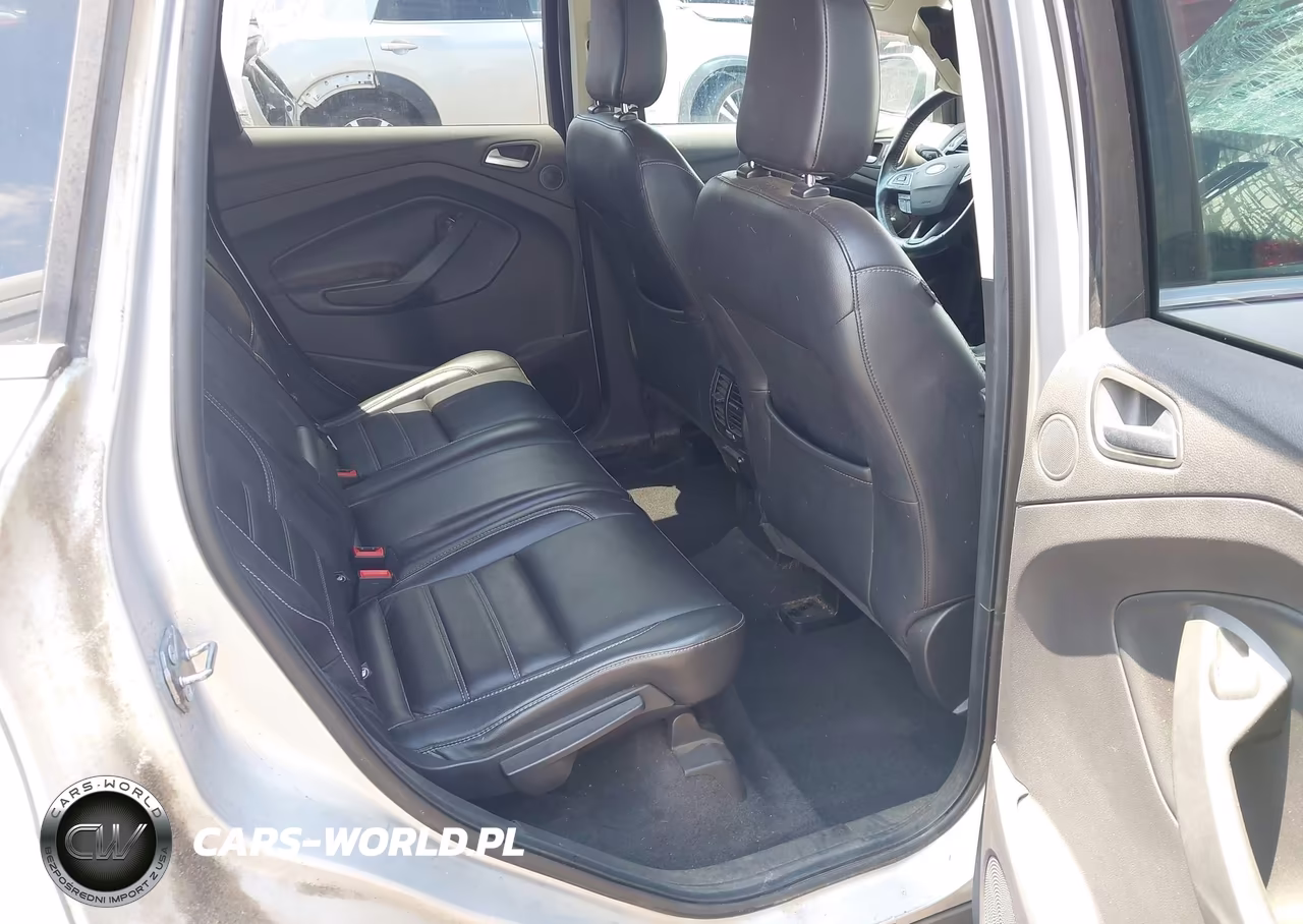 2019 Ford Escape Titanium VIN:1FMCU0J94KUC31800 - 8