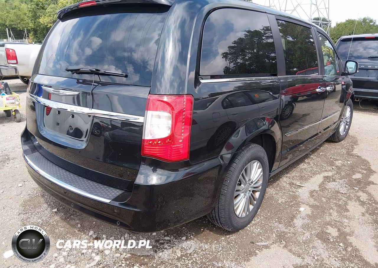 2016 Chrysler Town & Country Touring-L VIN:2C4RC1CG6GR247438 - 4