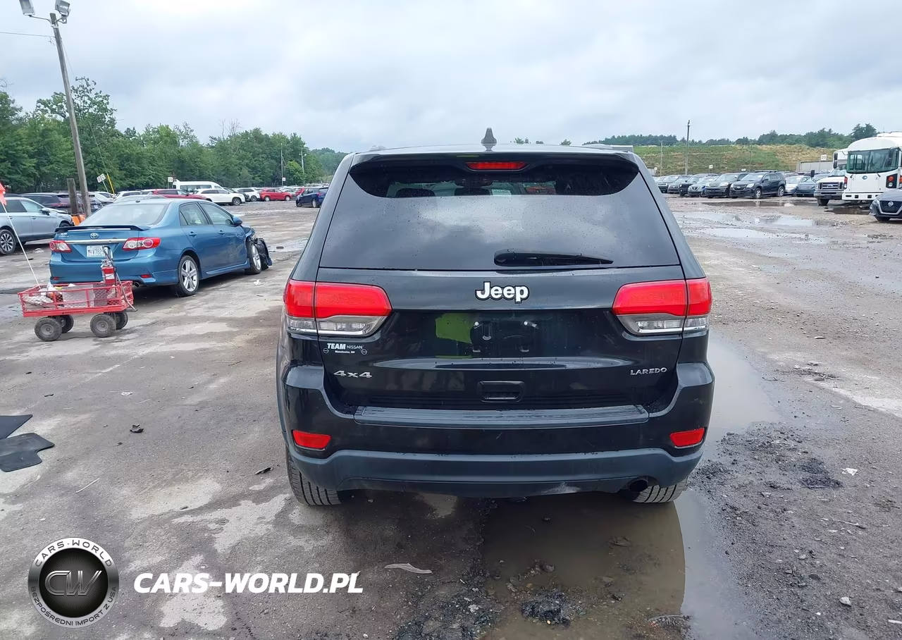 2015 Jeep Grand Cherokee Laredo VIN:1C4RJFAGXFC870655 - 15