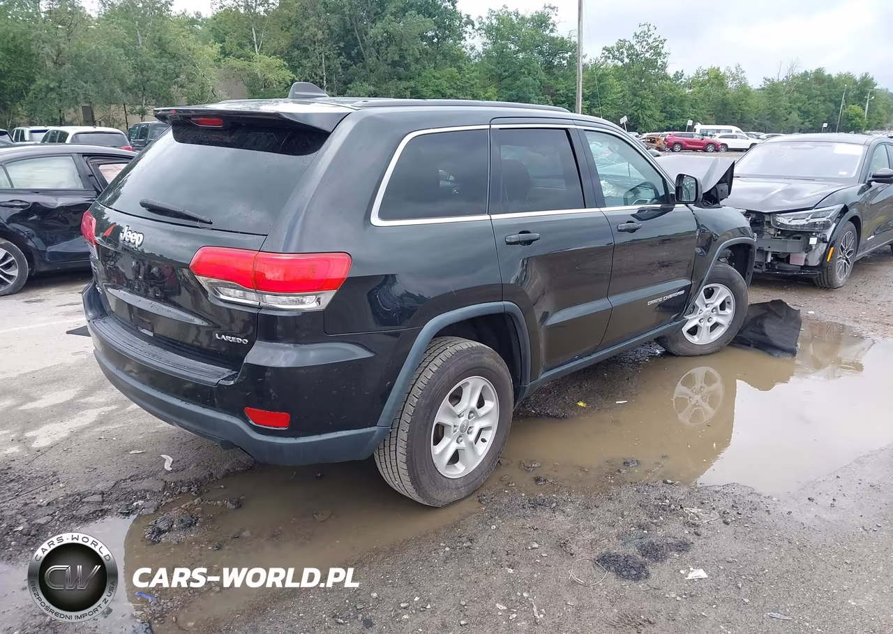 2015 Jeep Grand Cherokee Laredo VIN:1C4RJFAGXFC870655 - 4