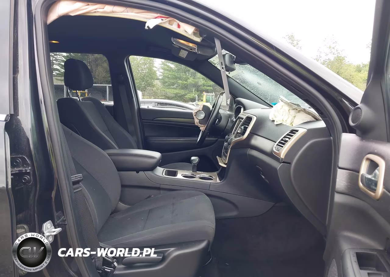 2015 Jeep Grand Cherokee Laredo VIN:1C4RJFAGXFC870655 - 5