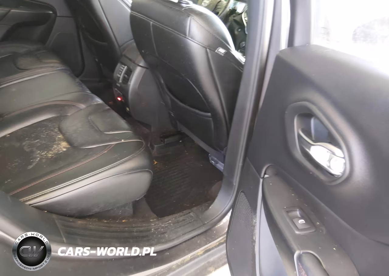 2019 Jeep Cherokee Trailhawk 4X4 VIN:1C4PJMBN0KD169068 - 8