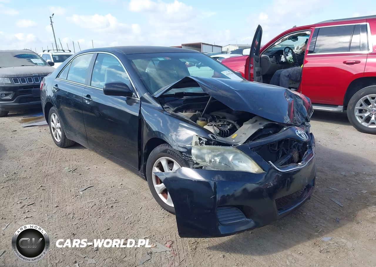 2011 Toyota Camry Le – zdjęcie 1 z 16