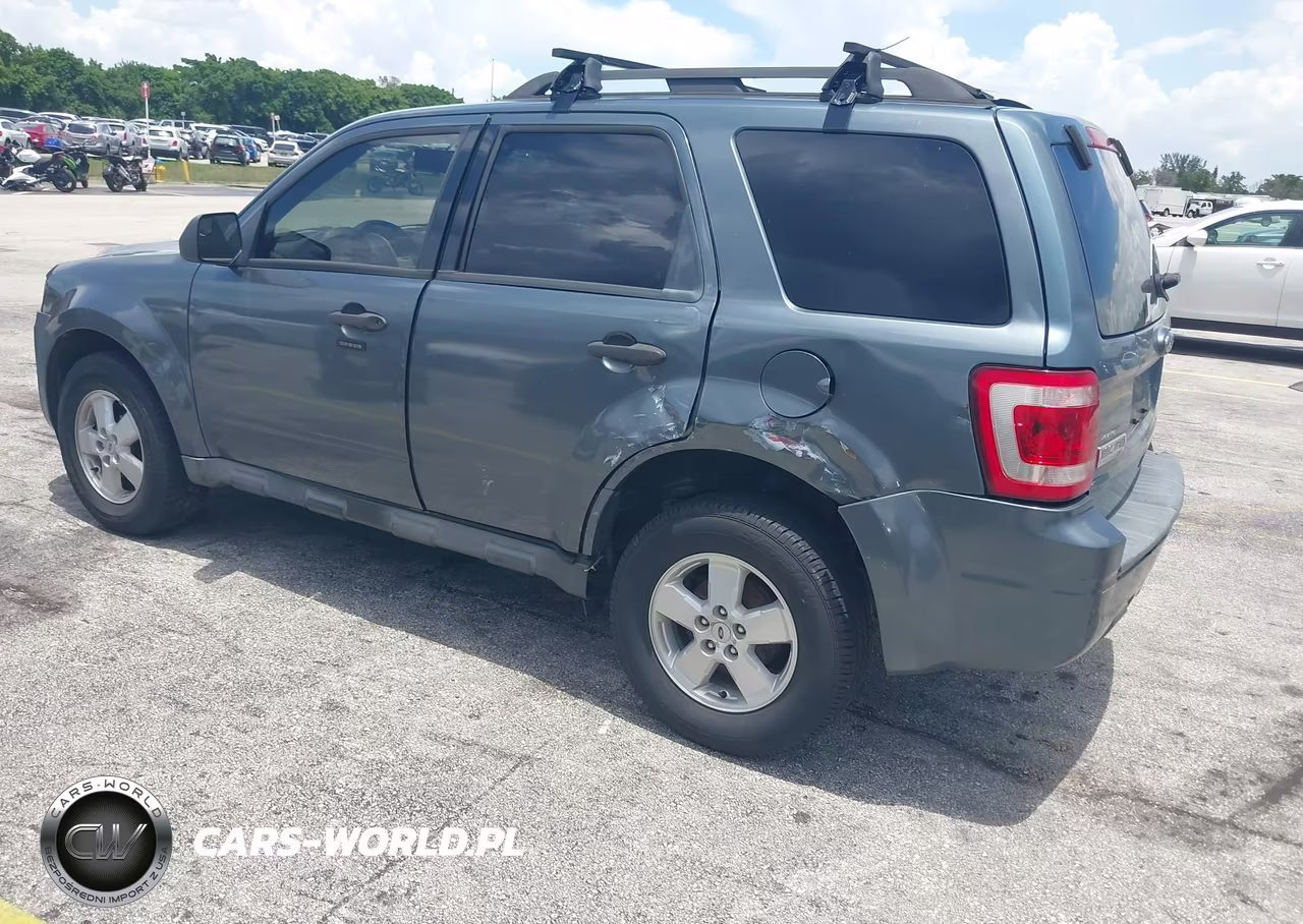 2010 Ford Escape Xlt VIN:1FMCU0D79AKB28862 - 3