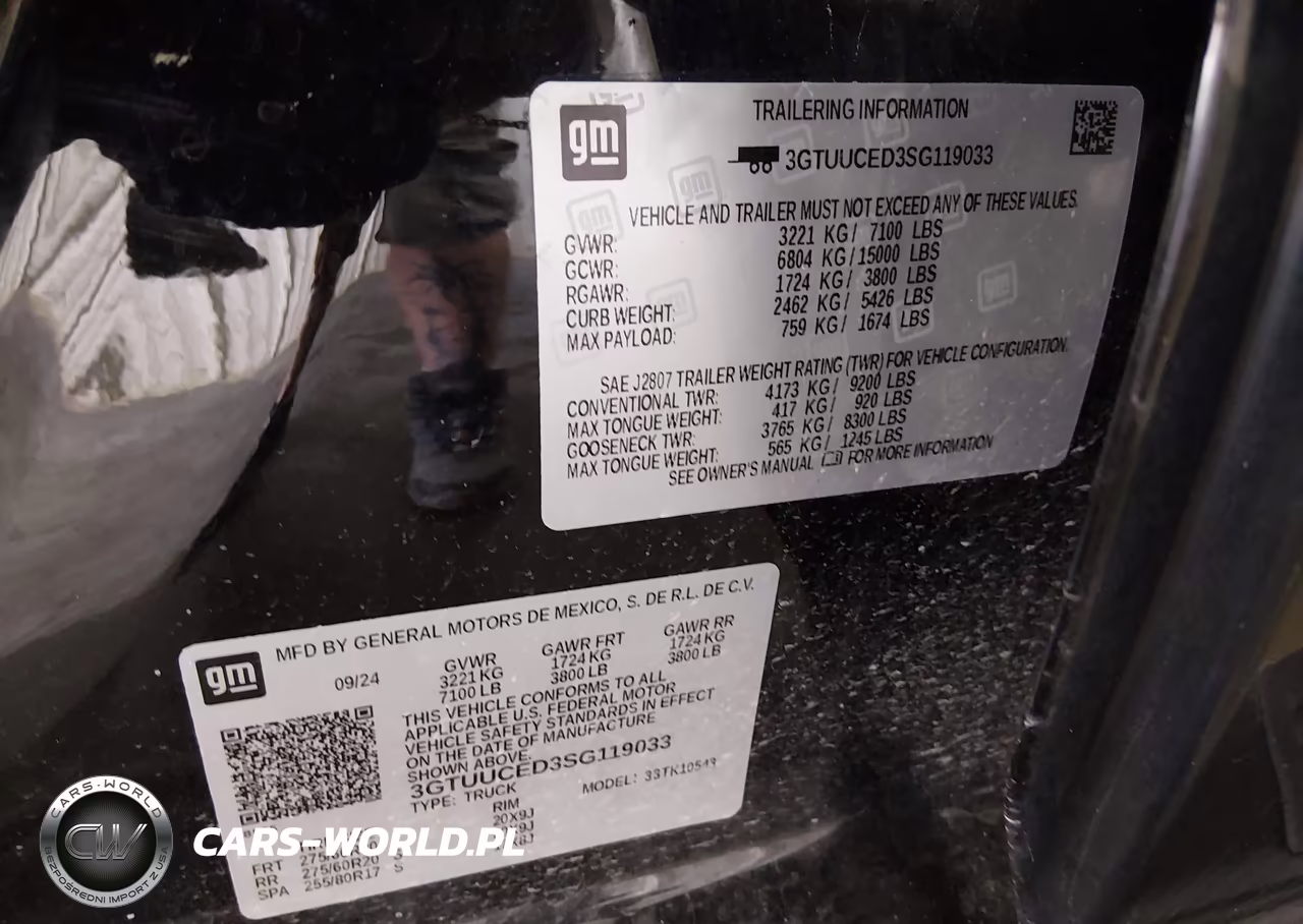 2025 GMC Sierra 1500 4Wd Short Box Elevation With 3Sb VIN:3GTUUCED3SG119033 - 9