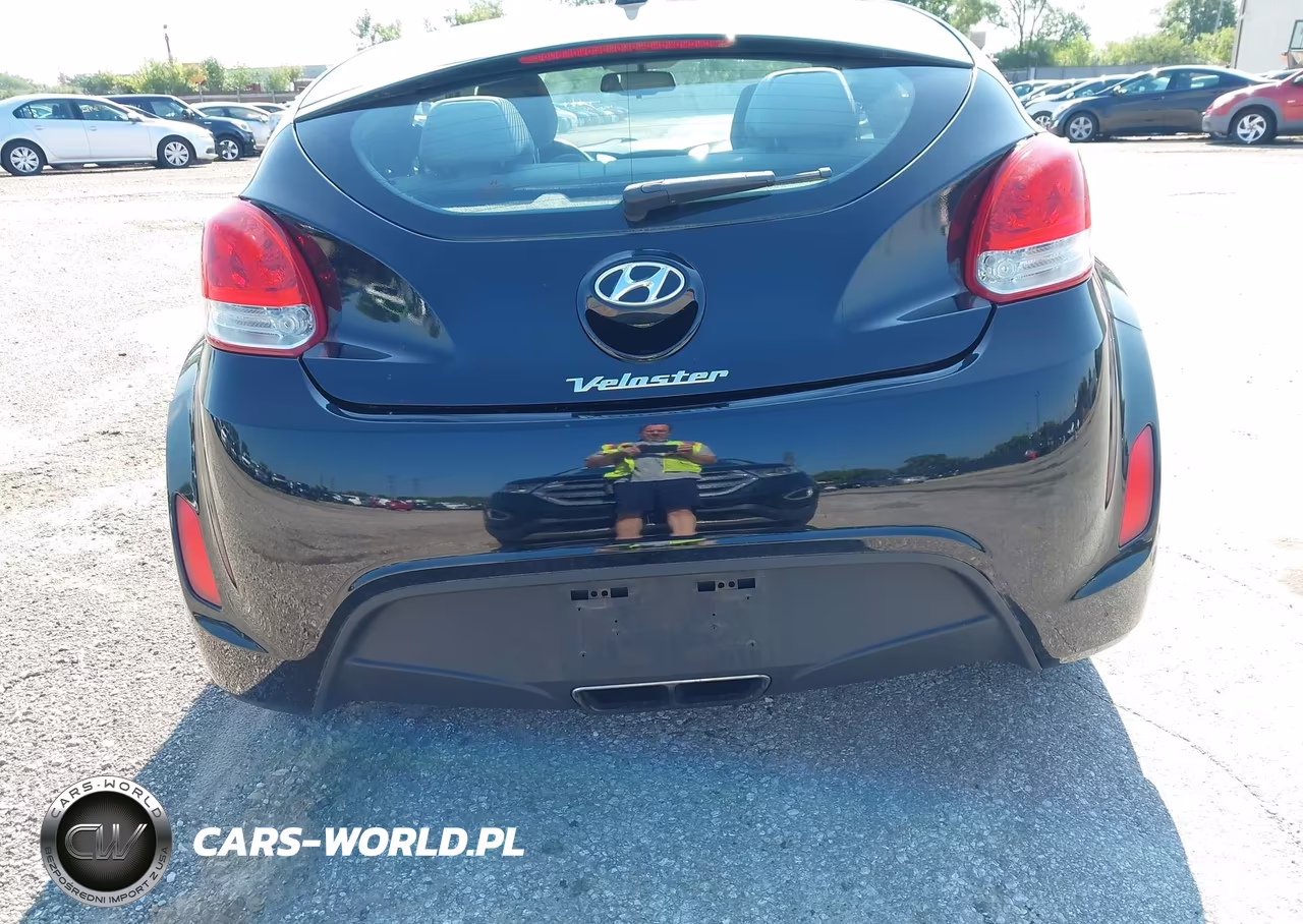 2013 Hyundai Veloster Base W-Gray VIN:KMHTC6ADXDU175889 - 16
