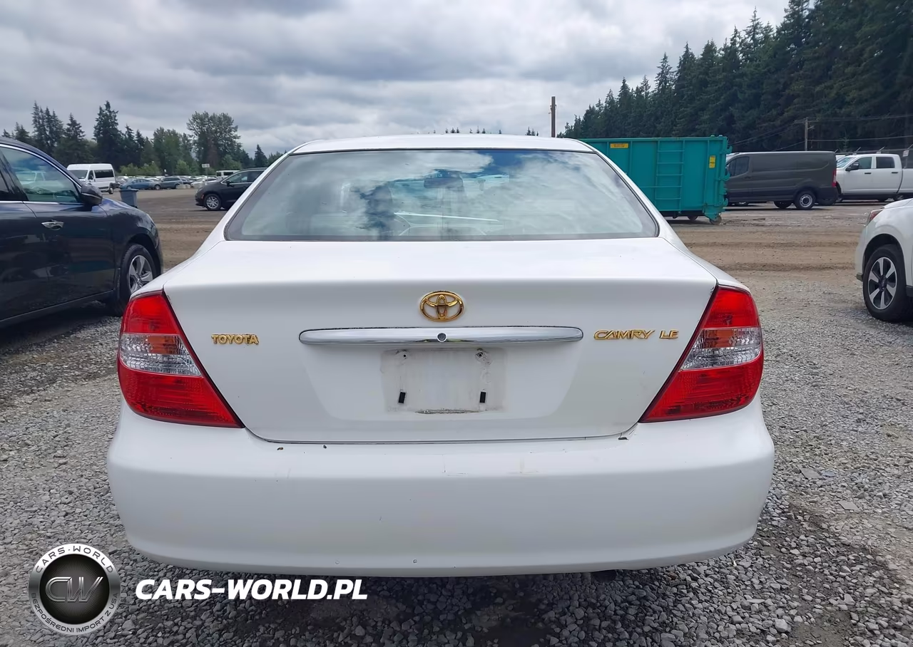 2002 Toyota Camry Le VIN:JTDBE32K120038141 - 17