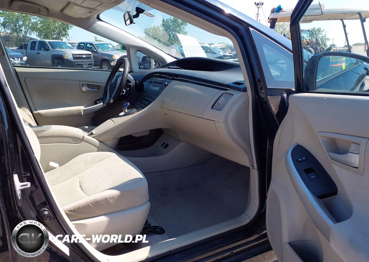 2011 Toyota Prius Two VIN:JTDKN3DU0B0281437 - 5