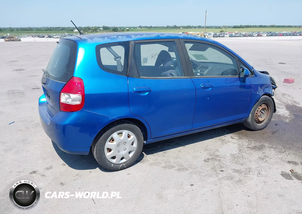 2008 Honda Fit VIN:JHMGD38448S017636 - 4